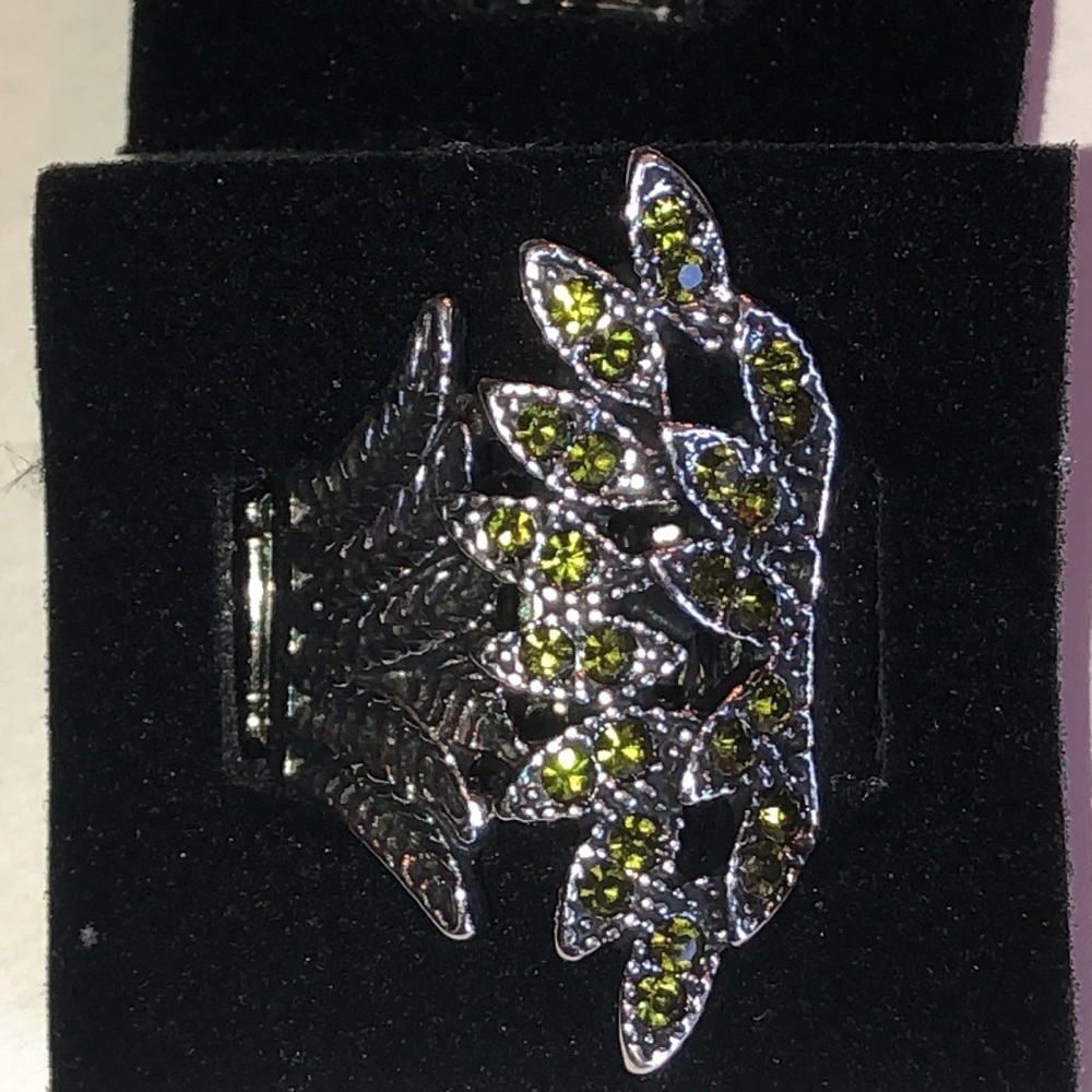 Silver Tone Green Crystal Leaf Statement Ring - Picture 2 of 6